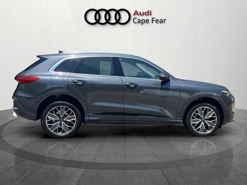 Tambora Gray Metallic 2025 Audi Q5 2.0T quattro Premium