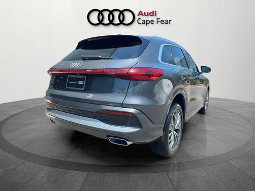 Tambora Gray Metallic 2025 Audi Q5 2.0T quattro Premium