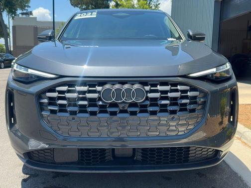 Tambora Gray Metallic 2025 Audi Q5 2.0T quattro Premium