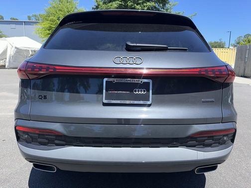 Tambora Gray Metallic 2025 Audi Q5 2.0T quattro Premium