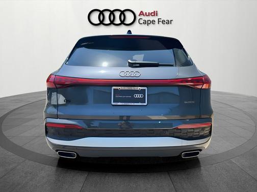 Tambora Gray Metallic 2025 Audi Q5 2.0T quattro Premium