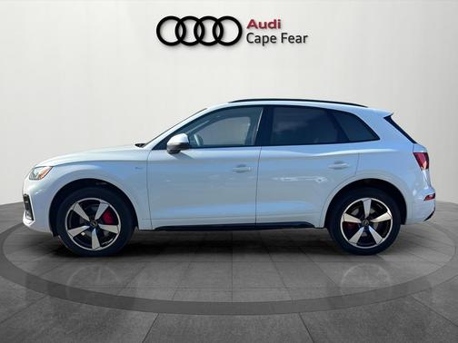 Glacier White Metallic 2024 Audi Q5 45 S line quattro Premium