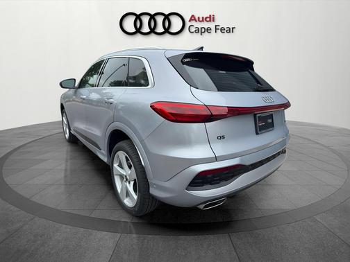 Florett Silver Metallic 2026 Audi Q5 PLUS