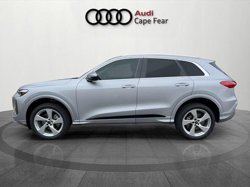 Florett Silver Metallic 2026 Audi Q5 PLUS