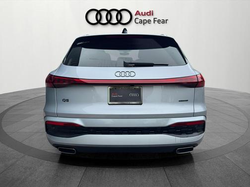 Florett Silver Metallic 2026 Audi Q5 PLUS