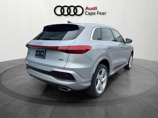 Florett Silver Metallic 2026 Audi Q5 PLUS