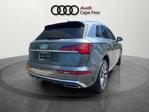 Daytona Gray Pearl Effect 2023 Audi Q5 45 S line Premium Plus