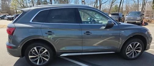 Daytona Gray Pearl Effect 2023 Audi Q5 45 S line Premium Plus