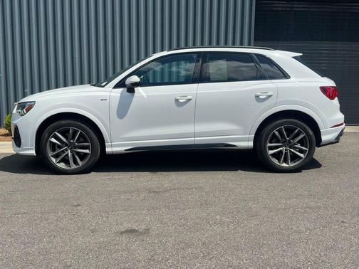 Arkona White 2025 Audi Q3 45 S line Premium