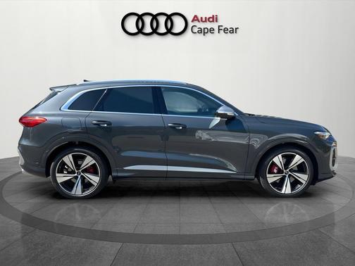 Tambora Flame 2026 Audi SQ5 3.0T Premium Plus