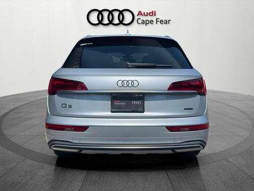 Florett Silver Metallic 2023 Audi Q5 40 Premium Plus