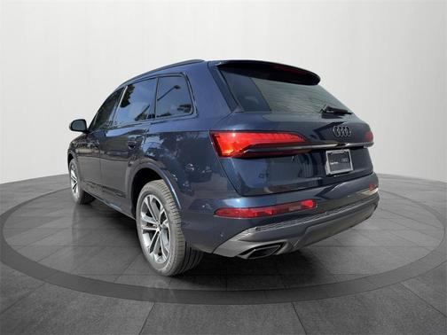 2026 Audi Q7 45 Premium