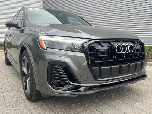 Samurai Gray Metallic 2026 Audi Q7 55 Premium Plus