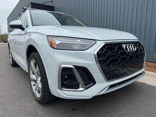 2024 Audi Q5 45 S line quattro Premium