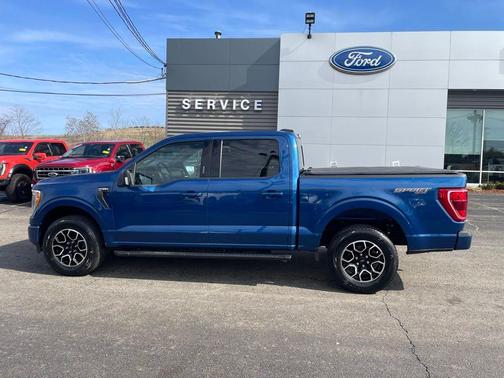 ATLAS BLUE METALLIC 2022 Ford F-150 XLT