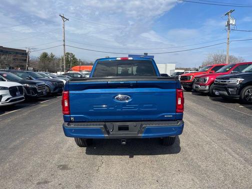 ATLAS BLUE METALLIC 2022 Ford F-150 XLT