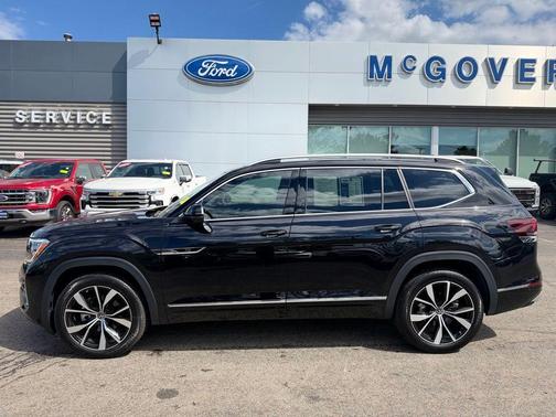 Deep Black Pearl Effect 2026 Volkswagen Atlas 2.0T SEL PREMIUM R-LINE