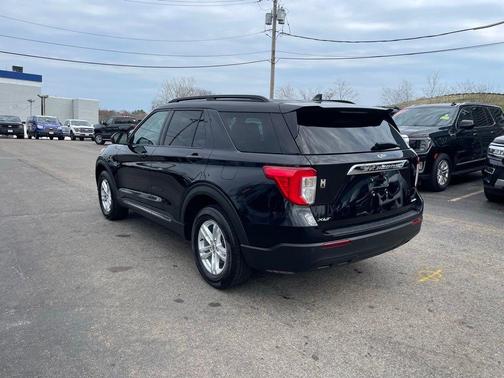 AGATE BLACK METALLIC 2022 Ford Explorer XLT