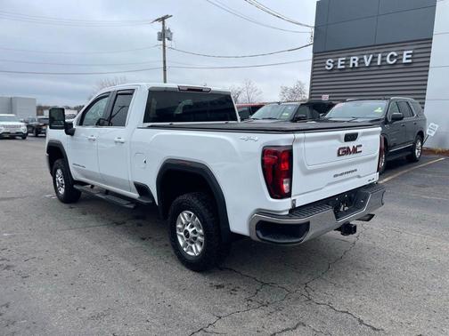 Summit White 2022 GMC Sierra 1500 SLE