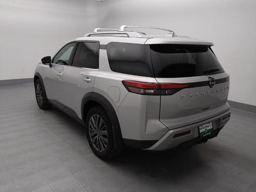 2022 Nissan Pathfinder SL 4WD