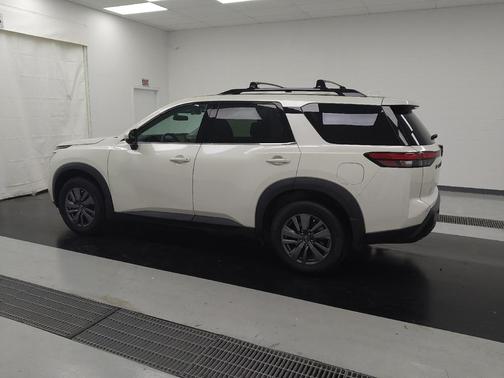 2022 Nissan Pathfinder SV 4WD