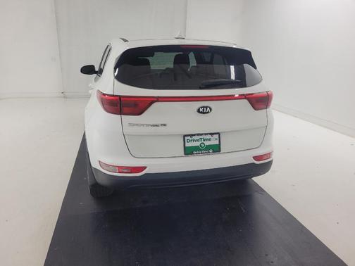 Clear White 2017 Kia Sportage LX