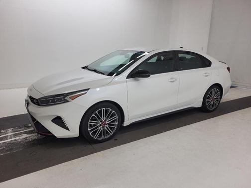 Snow White Pearl 2023 Kia Forte GT