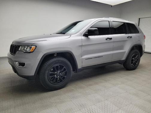 2020 Jeep Grand Cherokee Laredo