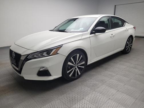 2022 Nissan Altima SR FWD