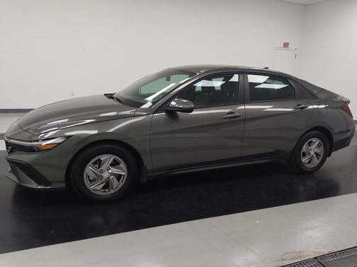 Amazon Gray 2025 Hyundai ELANTRA SE
