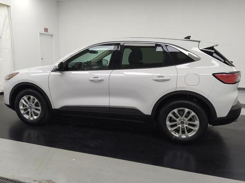 Oxford White 2020 Ford Escape SE