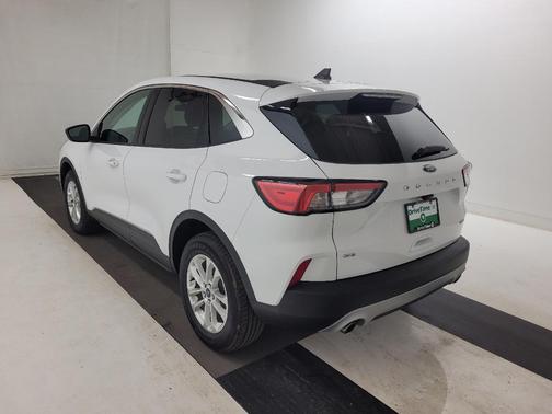 White 2022 Ford Escape SE