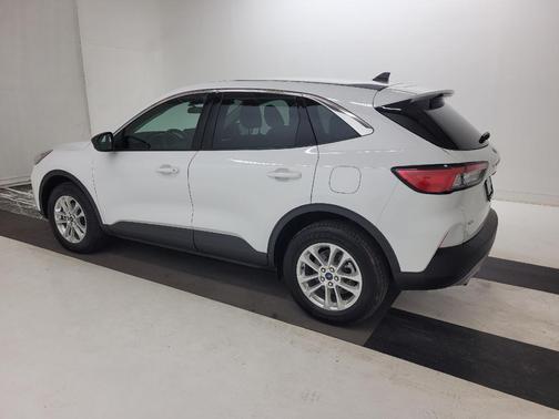 White 2022 Ford Escape SE