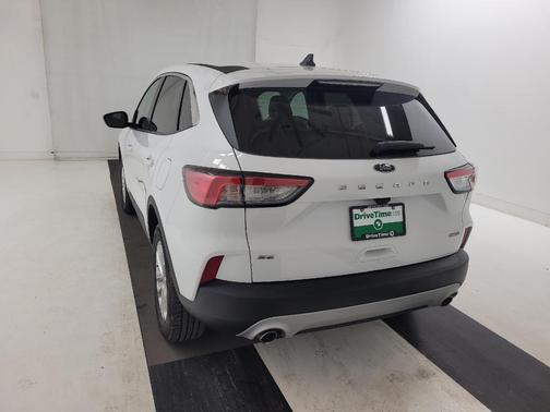 White 2022 Ford Escape SE