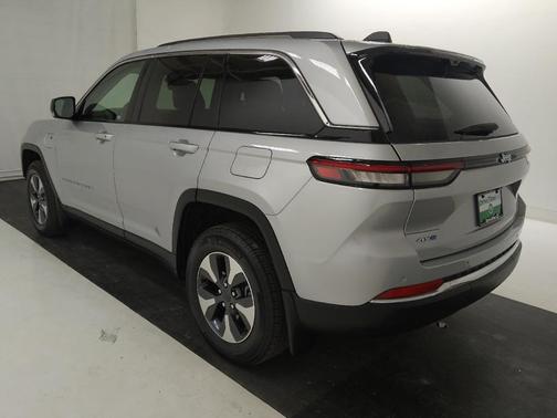 Silver Zynith 2022 Jeep Grand Cherokee 4xe Base