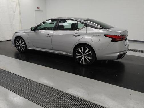 2021 Nissan Altima SR FWD