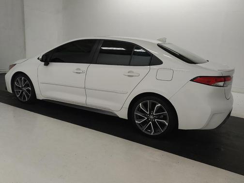 Super White 2021 Toyota Corolla SE
