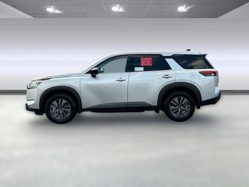 2025 Nissan Pathfinder S