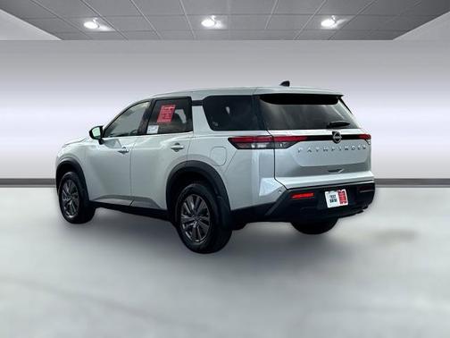 2025 Nissan Pathfinder S