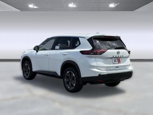 Everest White P 2026 Nissan Rogue SV