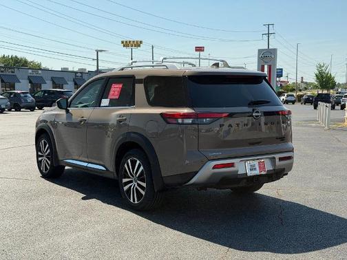 Baja Storm 2023 Nissan Pathfinder Platinum