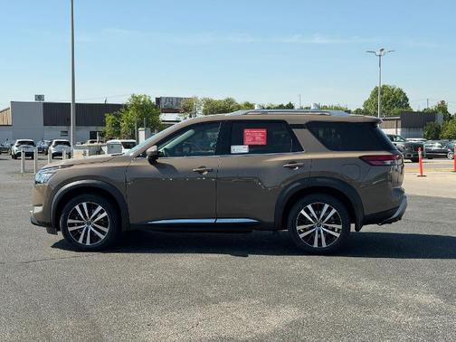 Baja Storm 2023 Nissan Pathfinder Platinum