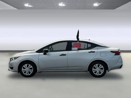 Brilliant Silver 2024 Nissan Versa 1.6 S