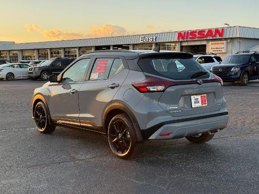 2023 Nissan Kicks SR