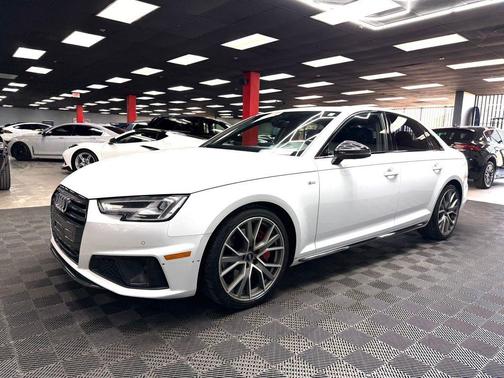 Glacier White Metallic 2019 Audi A4 2.0T Prestige