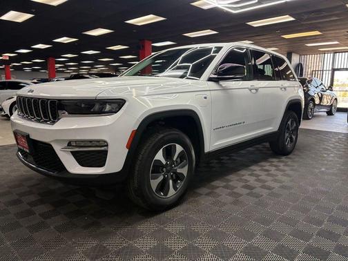 Bright White Clearcoat 2022 Jeep Grand Cherokee 4xe Base