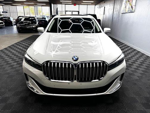 2021 BMW 750 i xDrive