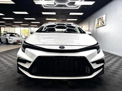 Ice 2024 Toyota Corolla Hybrid SE