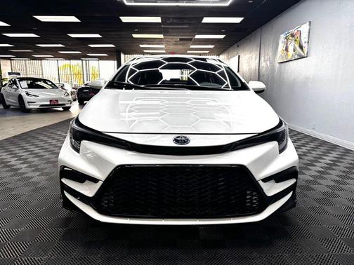Ice 2024 Toyota Corolla Hybrid SE