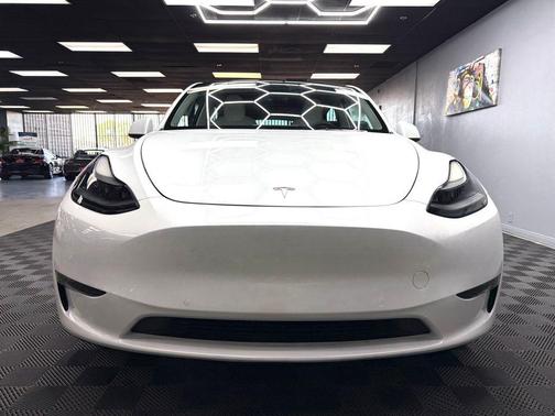 Pearl White Multi 2022 Tesla Model Y Long Range